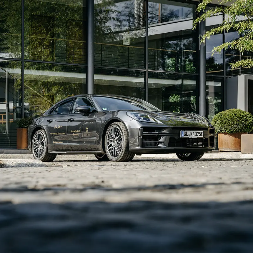 Visual Close Up Porsche Shuttleservice v2